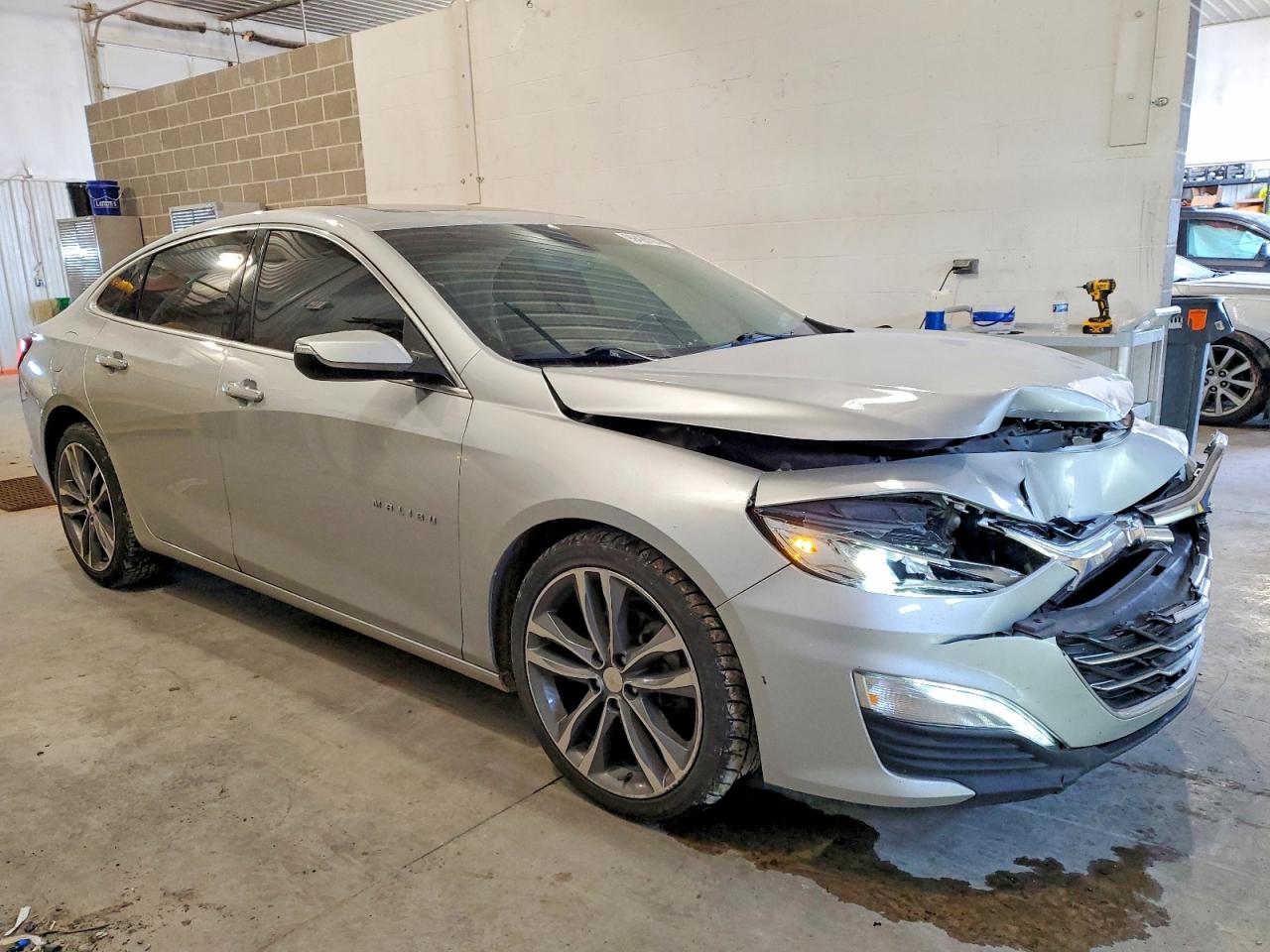 2020 CHEVROLET MALIBU PREMIER photo 4