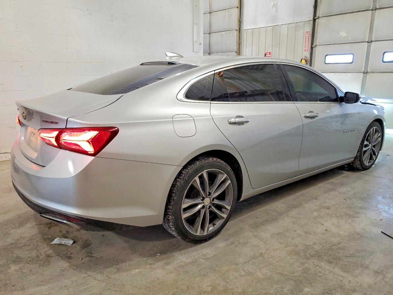 2020 CHEVROLET MALIBU PREMIER photo 3