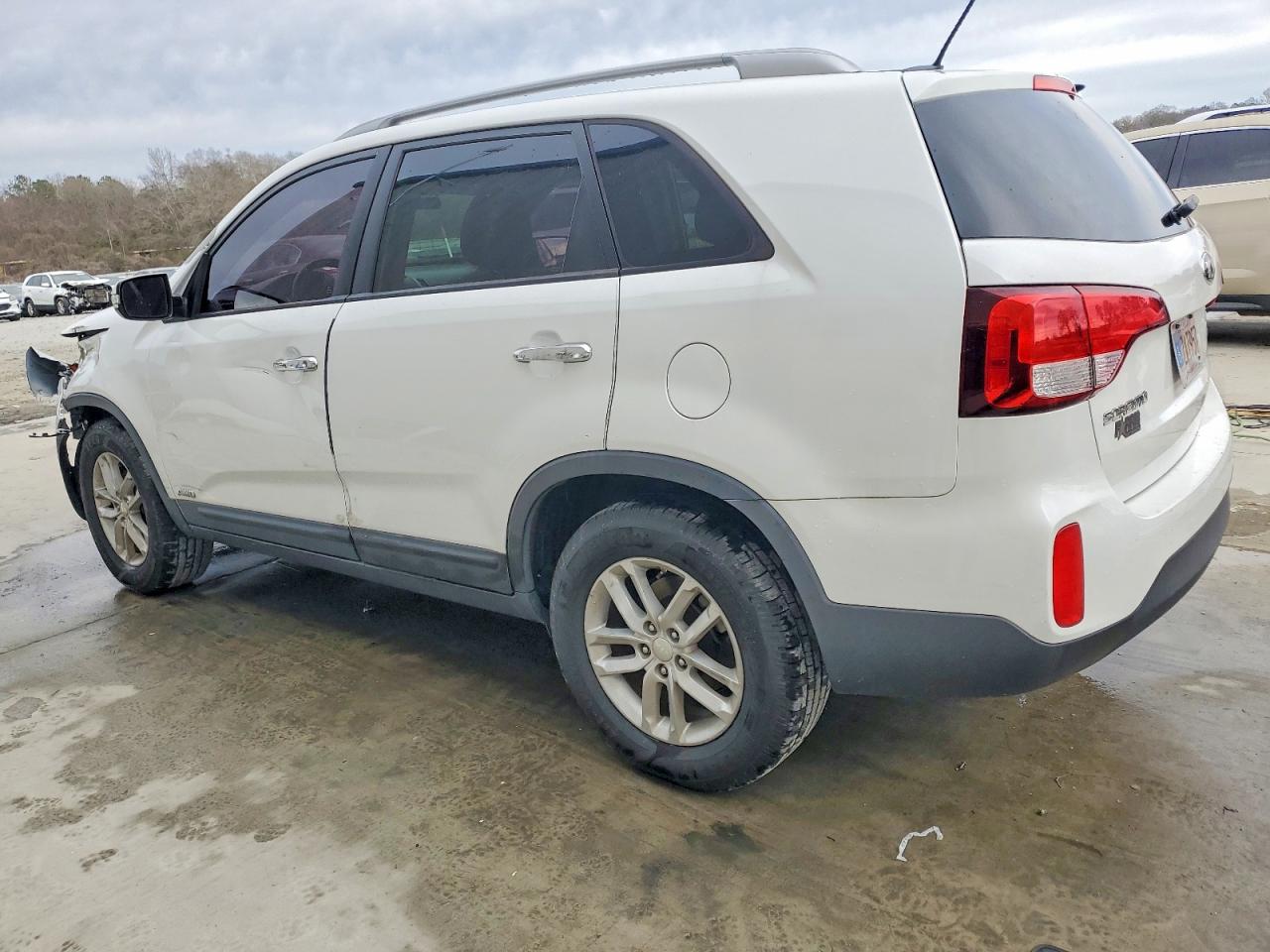 2015 KIA SORENTO LX photo 2