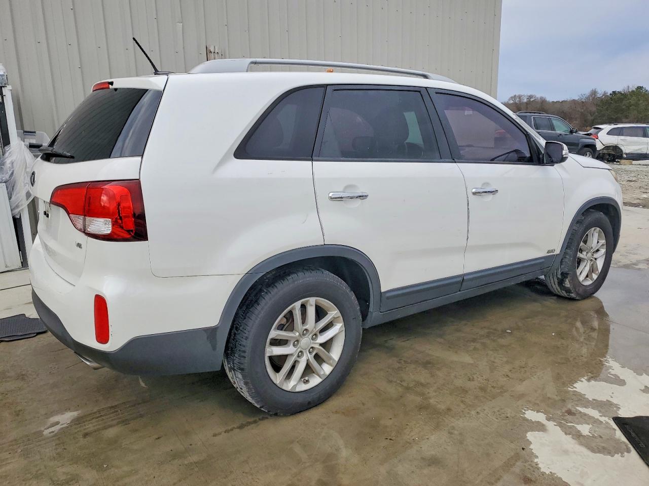 2015 KIA SORENTO LX photo 3