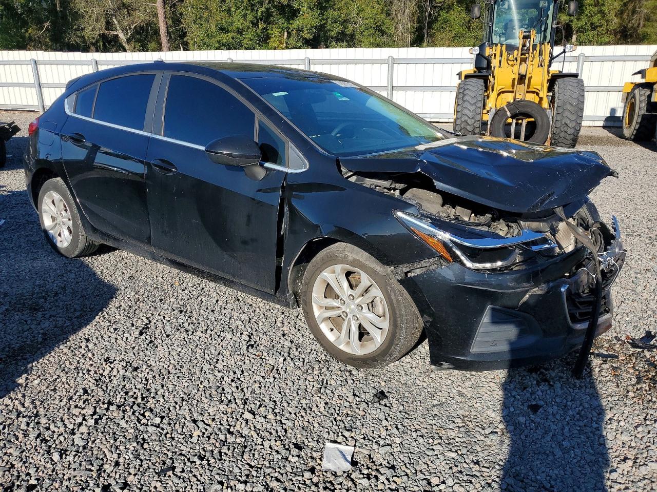 2019 CHEVROLET CRUZE LT photo 4