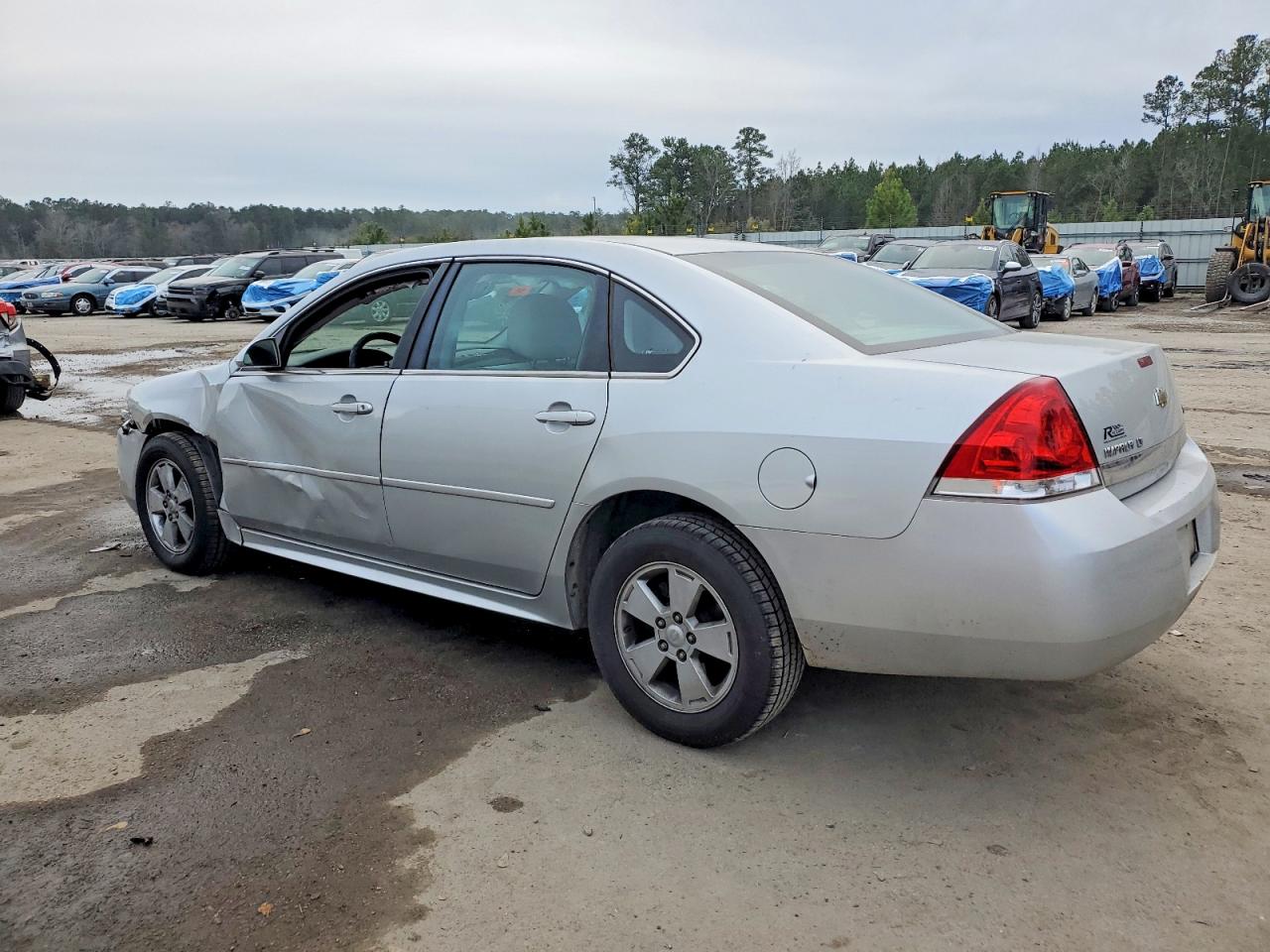 2010 CHEVROLET IMPALA LT photo 2