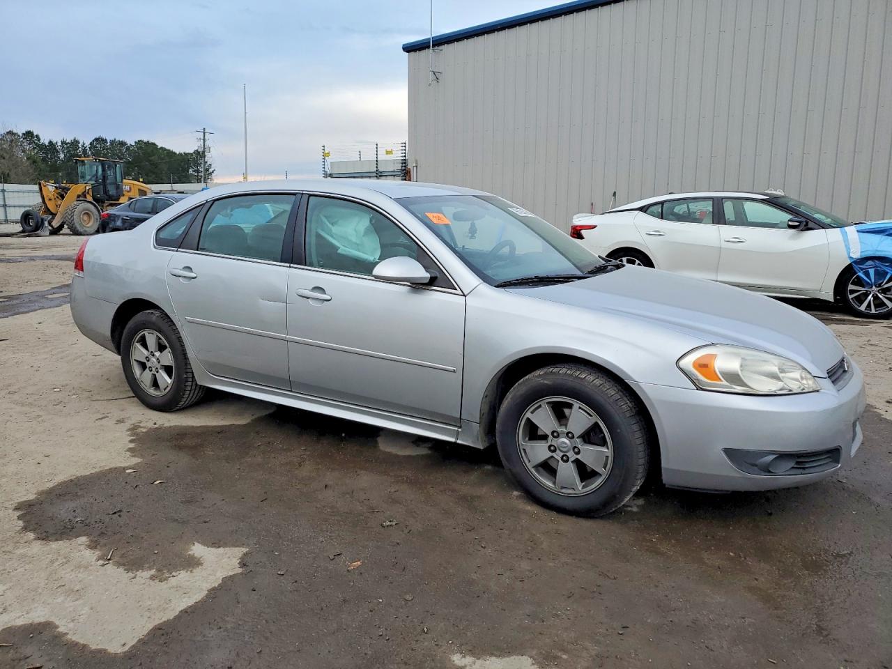 2010 CHEVROLET IMPALA LT photo 4