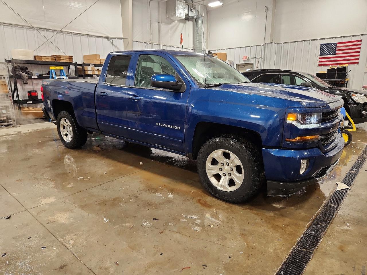 2016 CHEVROLET SILVERADO K1500 LT photo 4