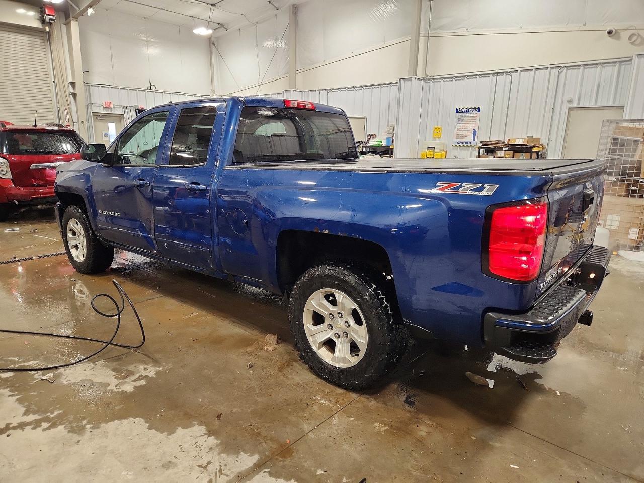 2016 CHEVROLET SILVERADO K1500 LT photo 2