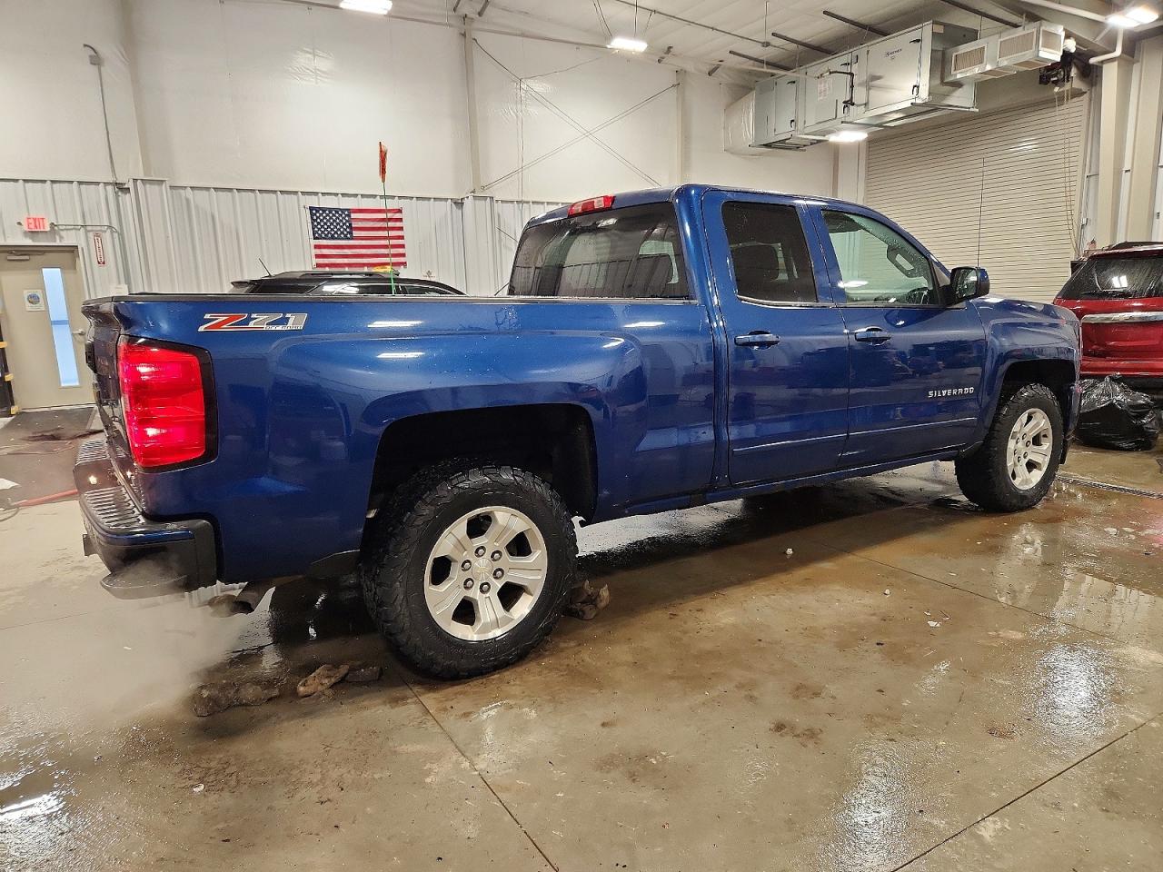 2016 CHEVROLET SILVERADO K1500 LT photo 3