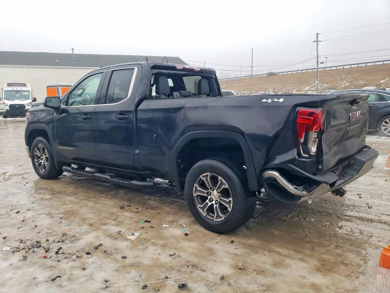 2020 GMC SIERRA K1500 SLE photo 2