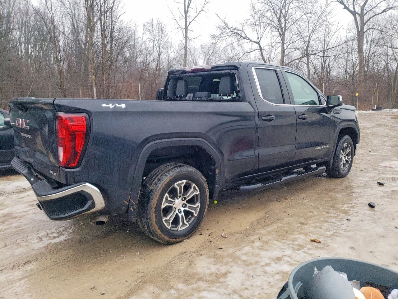 2020 GMC SIERRA K1500 SLE photo 3