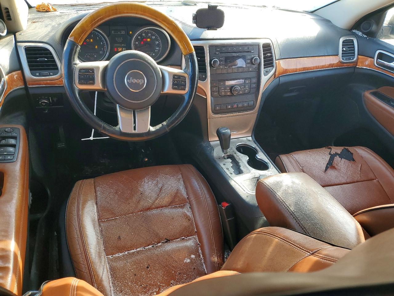 2011 JEEP GRAND CHEROKEE OVERLAND photo 15