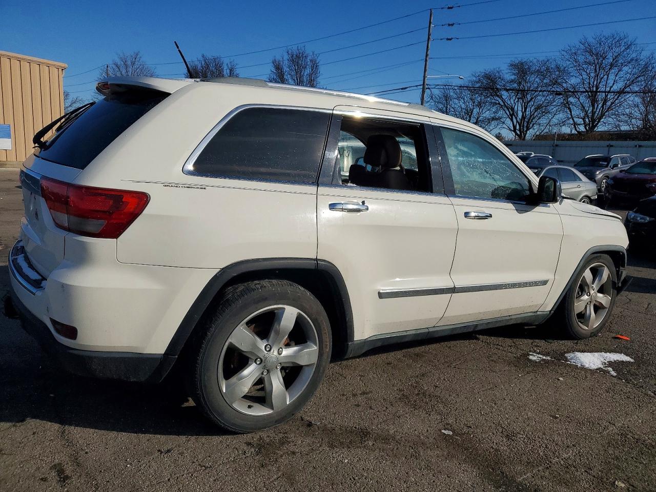 2011 JEEP GRAND CHEROKEE OVERLAND photo 5