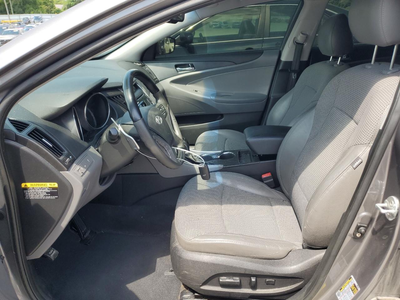 2012 HYUNDAI SONATA SE photo 13