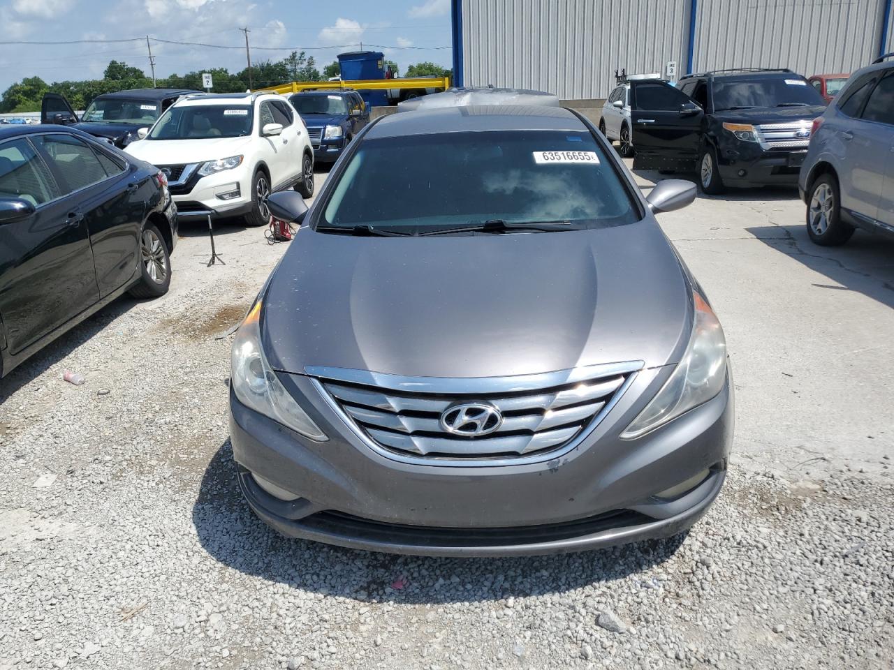2012 HYUNDAI SONATA SE photo 9