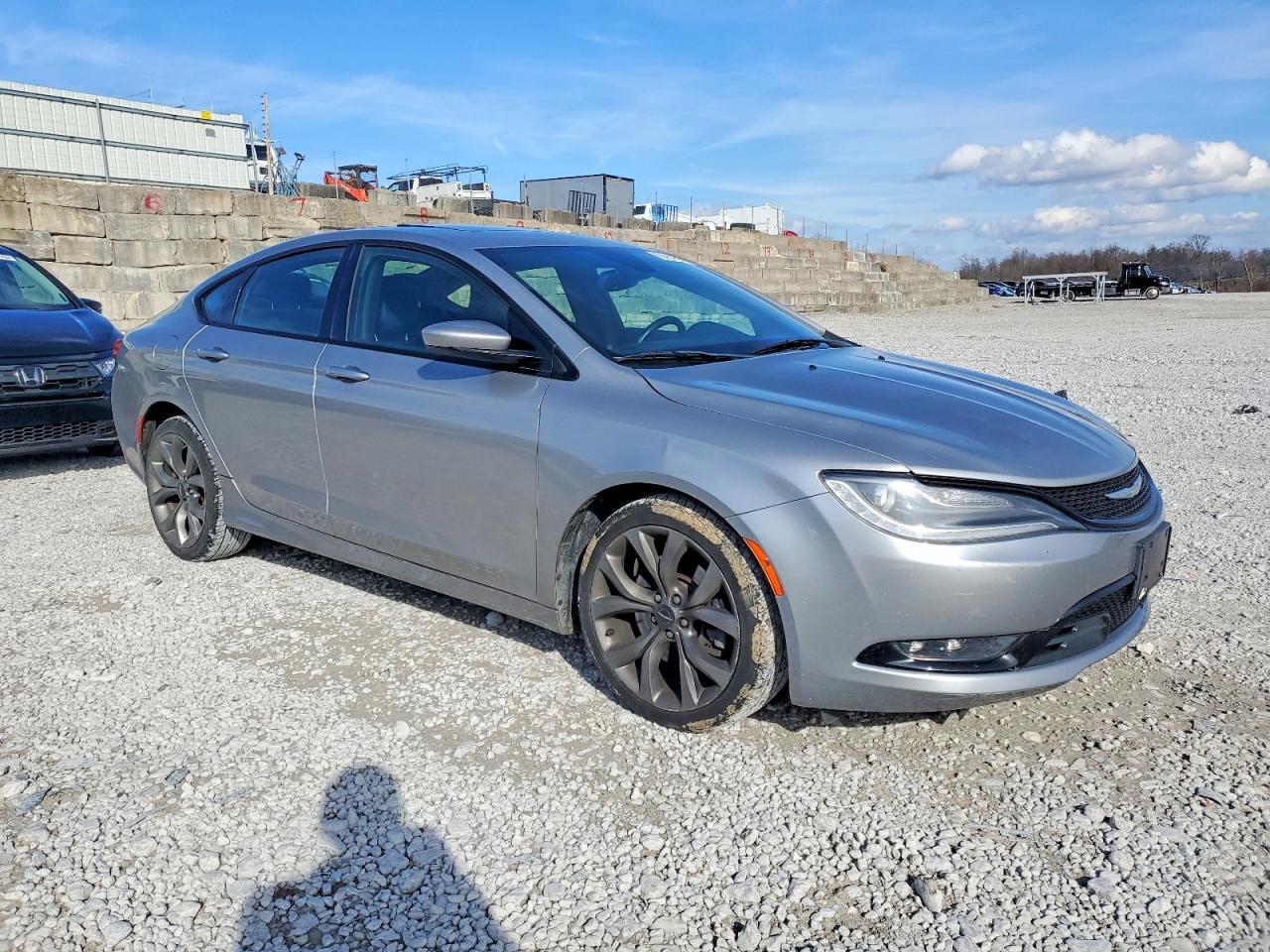 2015 CHRYSLER 200 S photo 4