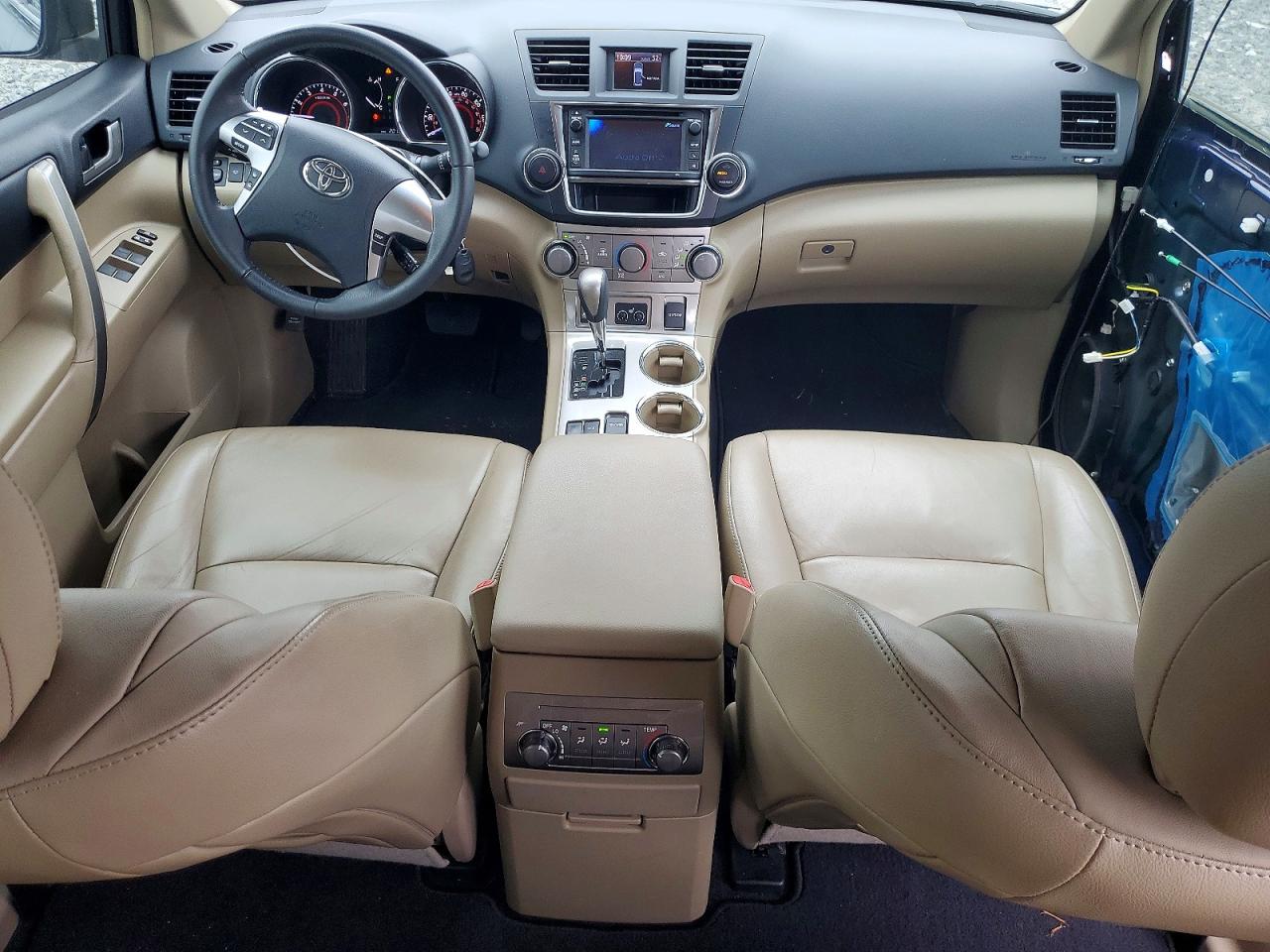 2013 TOYOTA HIGHLANDER BASE photo 15