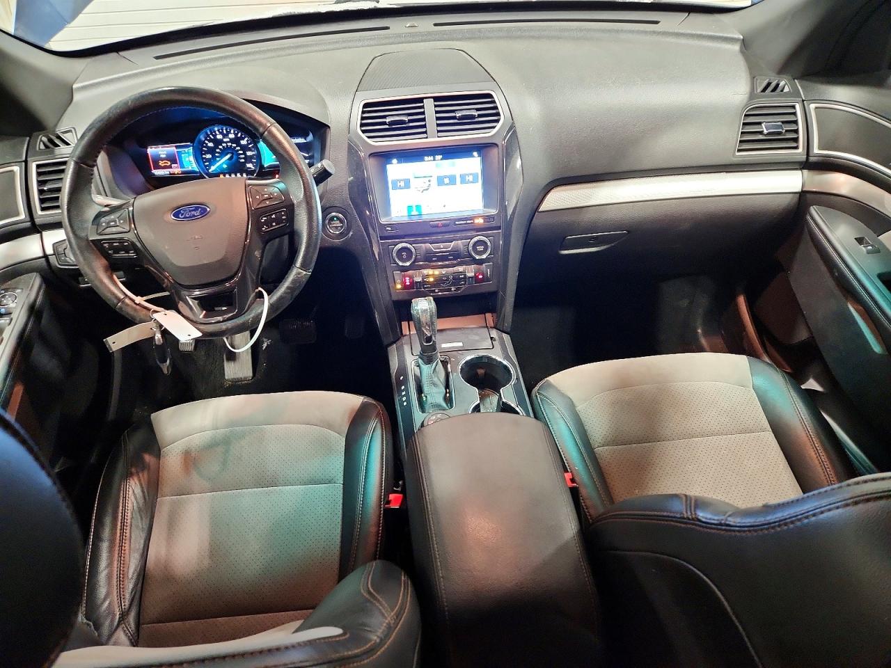 2017 FORD EXPLORER XLT photo 8