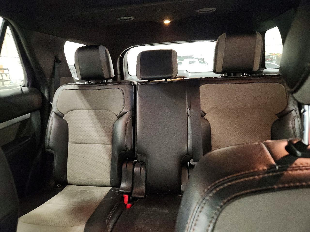 2017 FORD EXPLORER XLT photo 10
