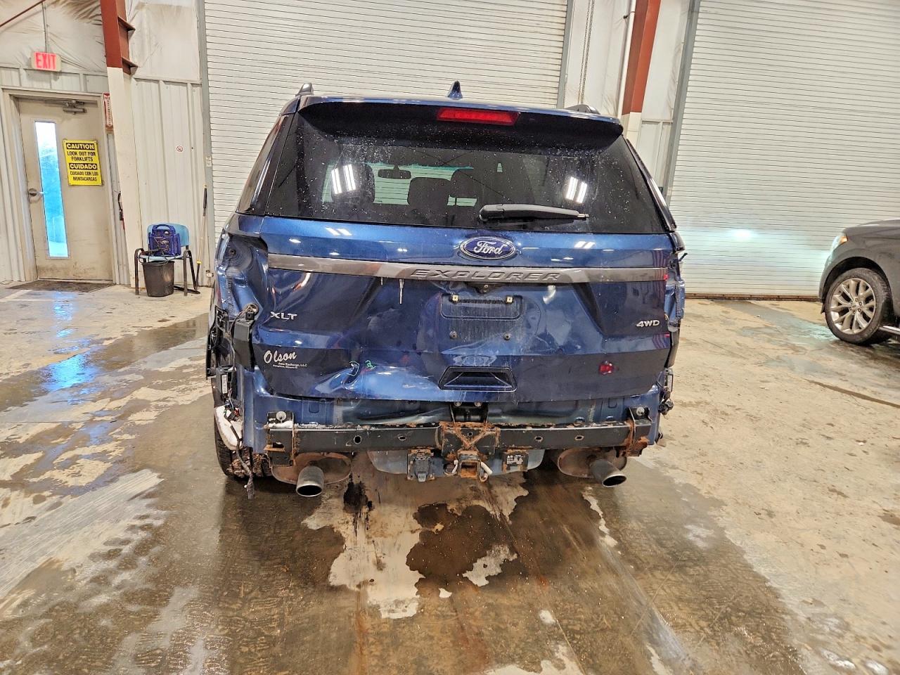 2017 FORD EXPLORER XLT photo 6