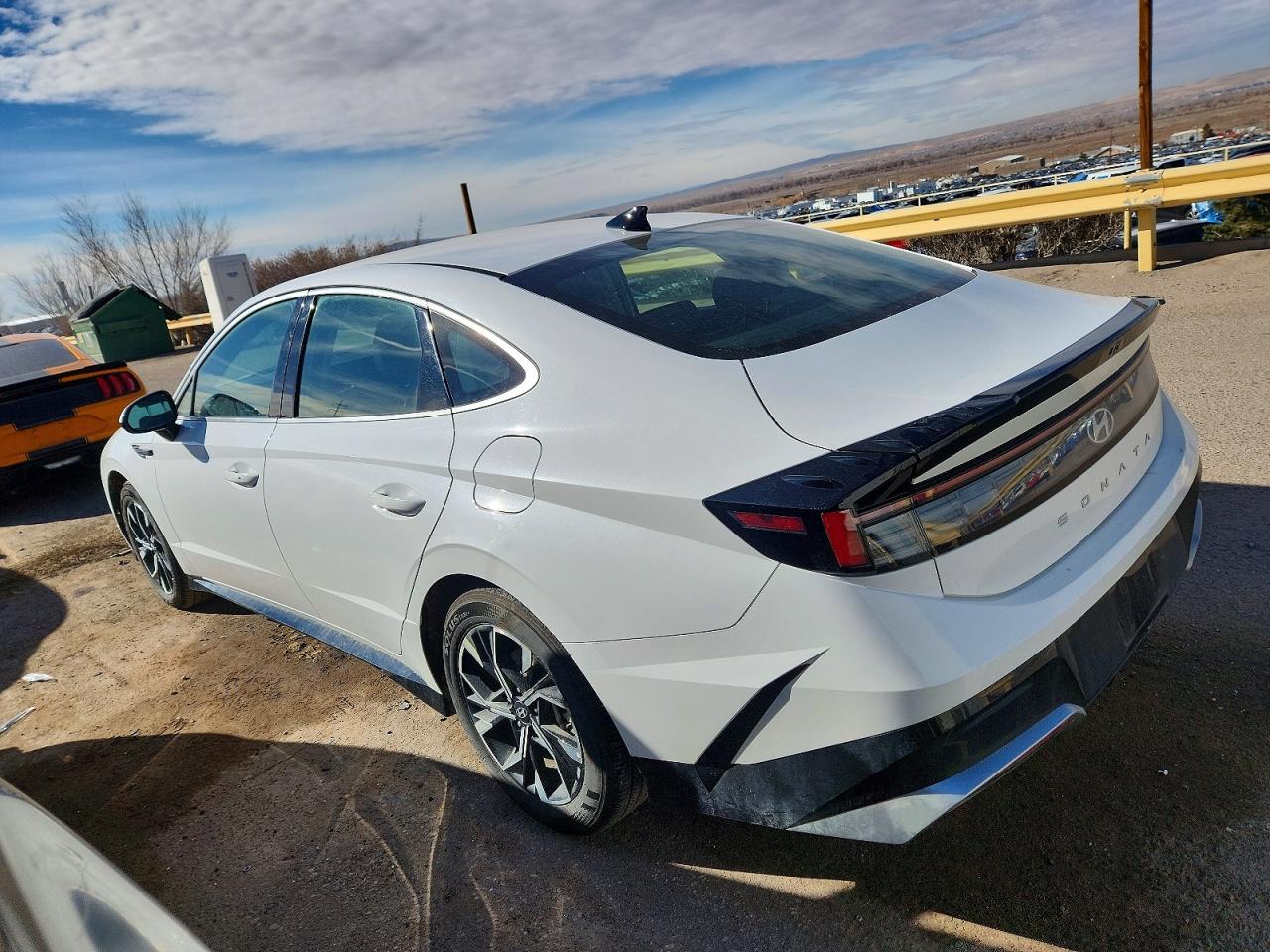 2025 HYUNDAI SONATA SEL photo 2
