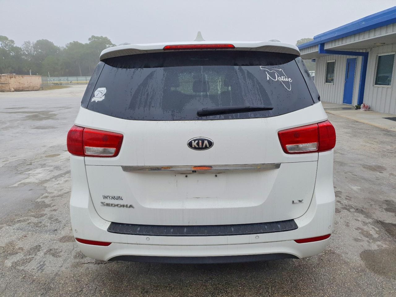 2016 KIA SEDONA LX photo 6