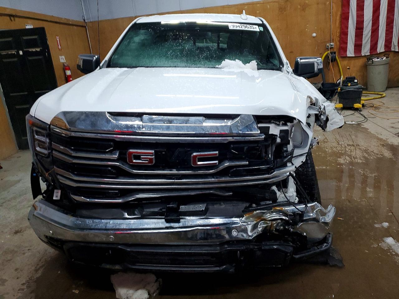 2025 GMC SIERRA K1500 SLT photo 5