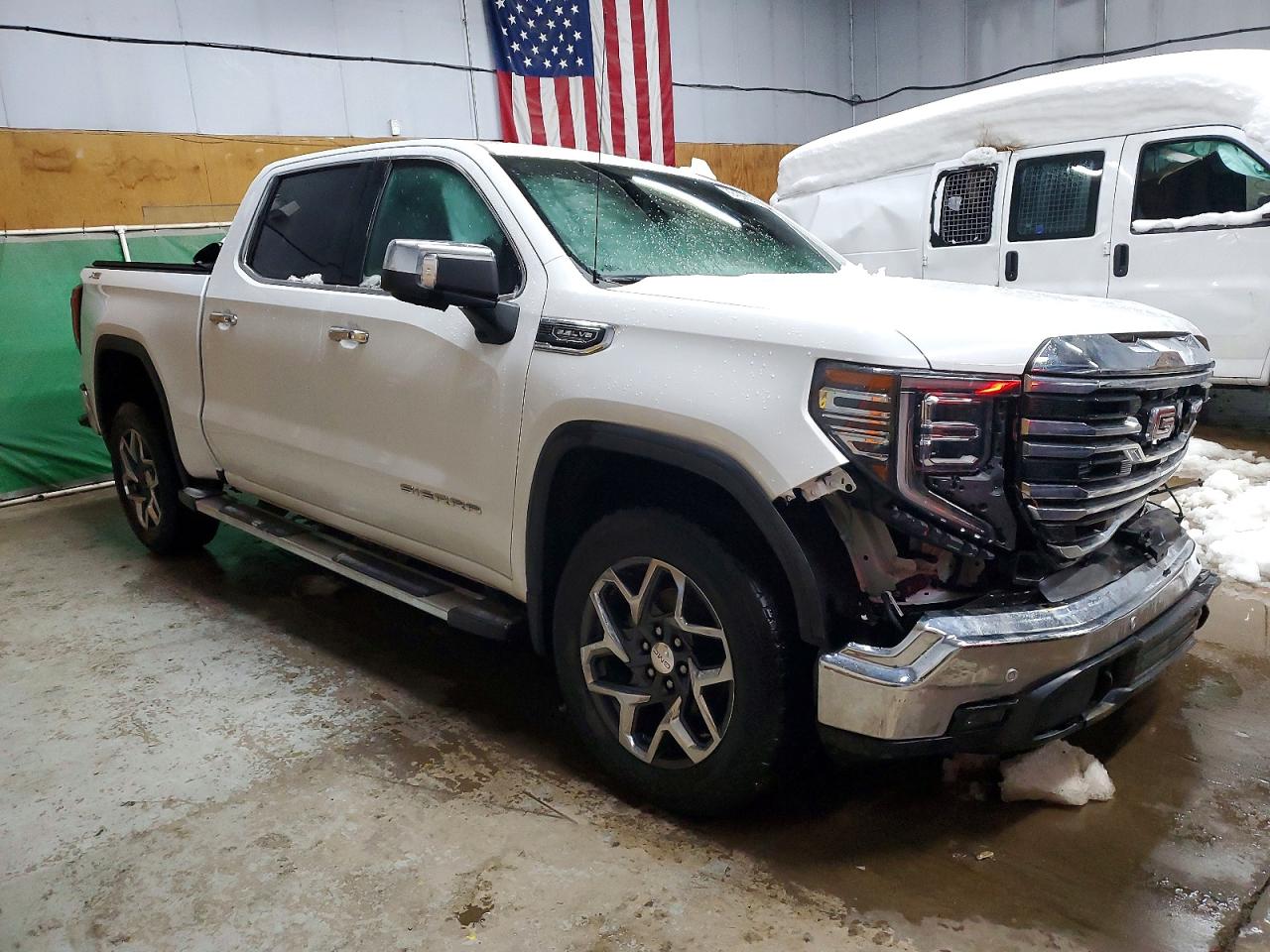 2025 GMC SIERRA K1500 SLT photo 4
