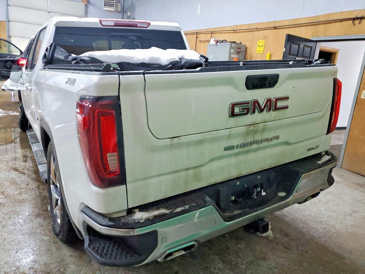 2025 GMC SIERRA K1500 SLT photo 6