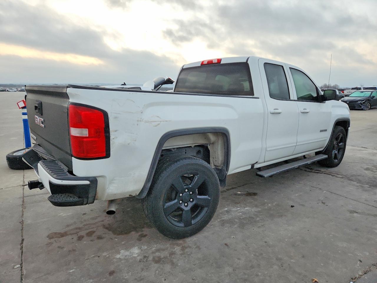 2017 GMC SIERRA C1500 photo 3