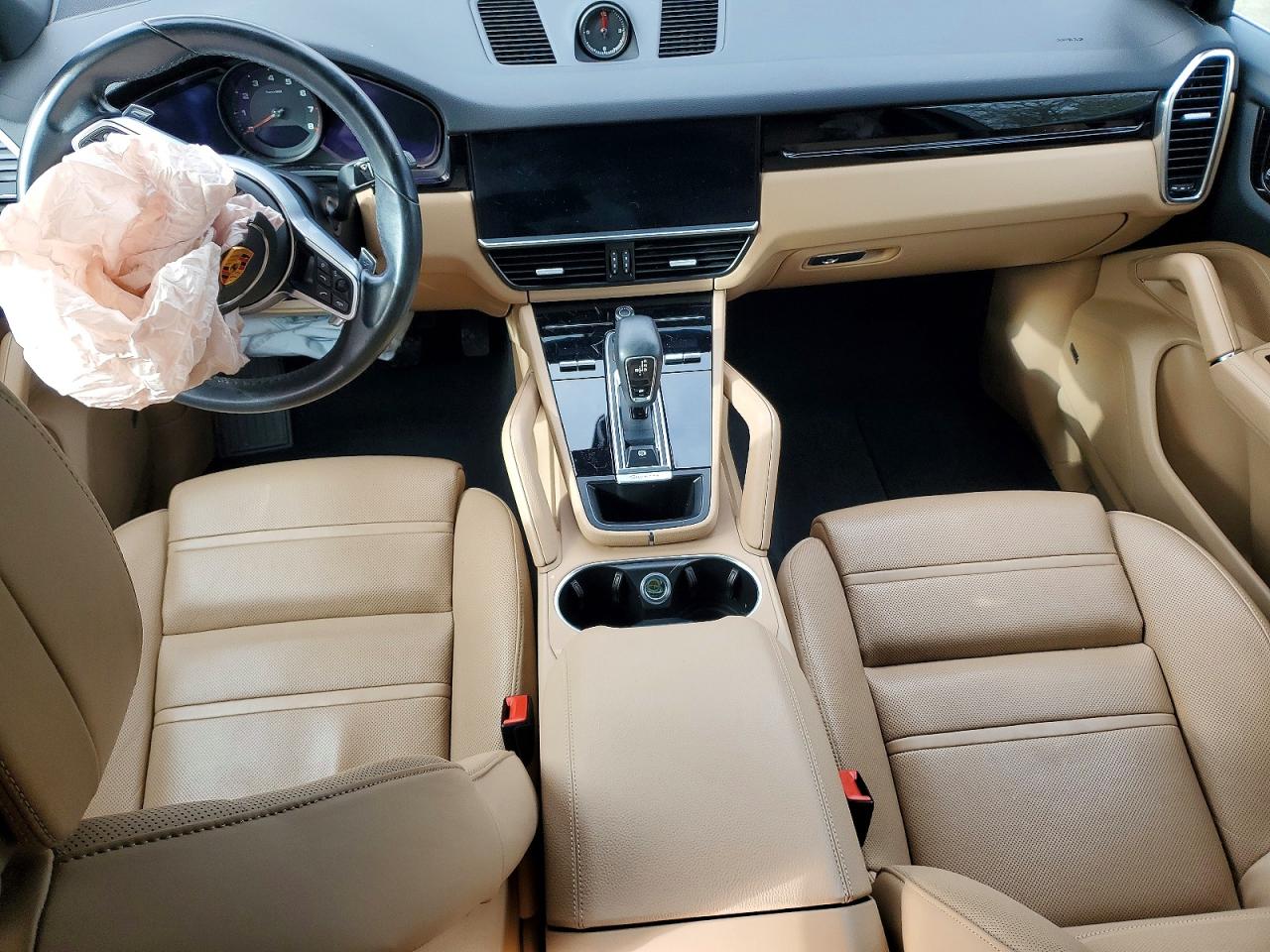 2021 PORSCHE CAYENNE photo 8
