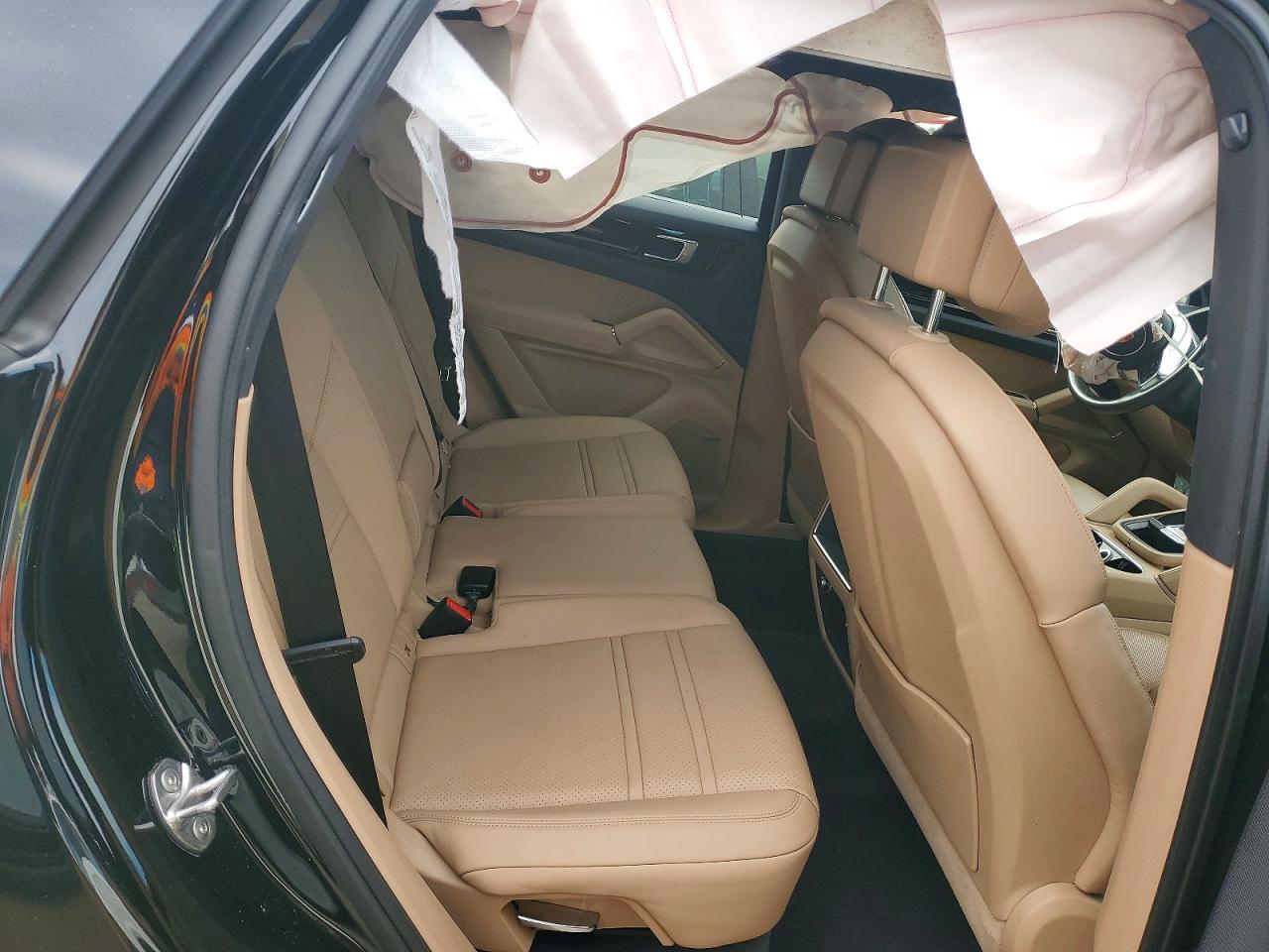 2021 PORSCHE CAYENNE photo 11