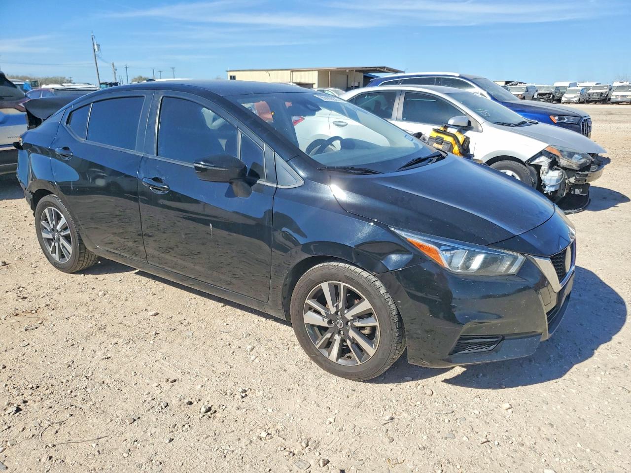 2021 NISSAN VERSA SV photo 4