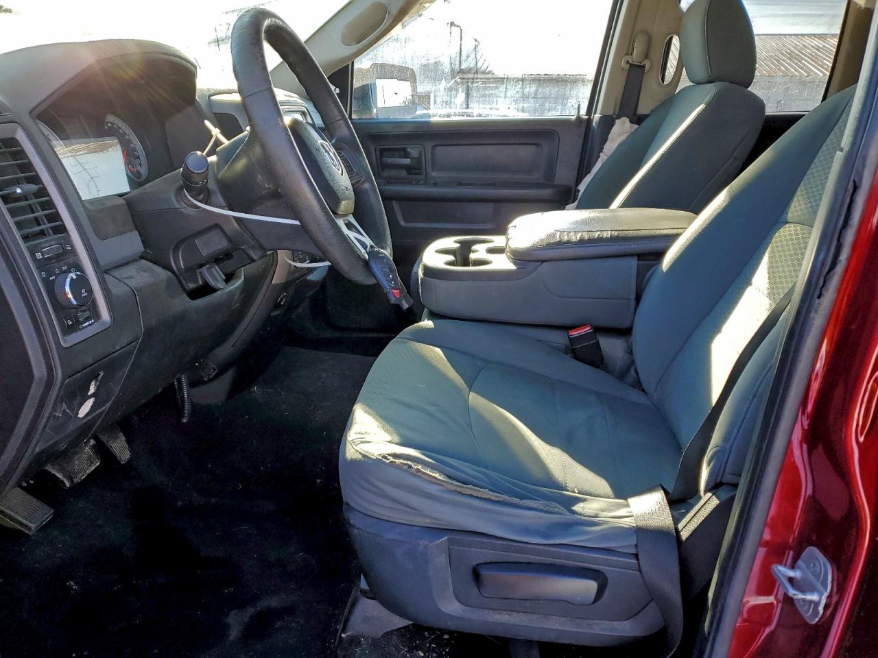 2014 RAM 1500 ST photo 7