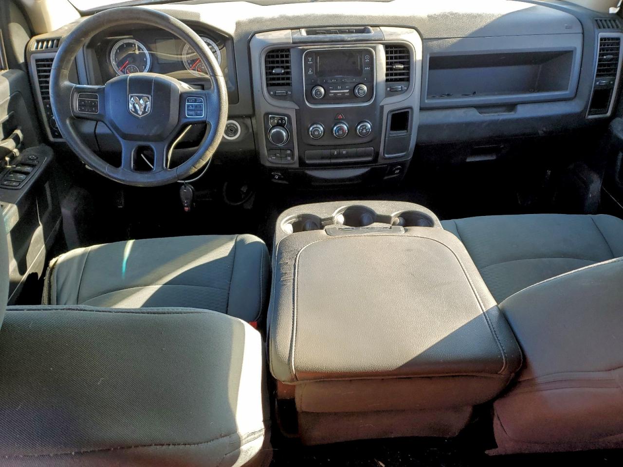 2014 RAM 1500 ST photo 8