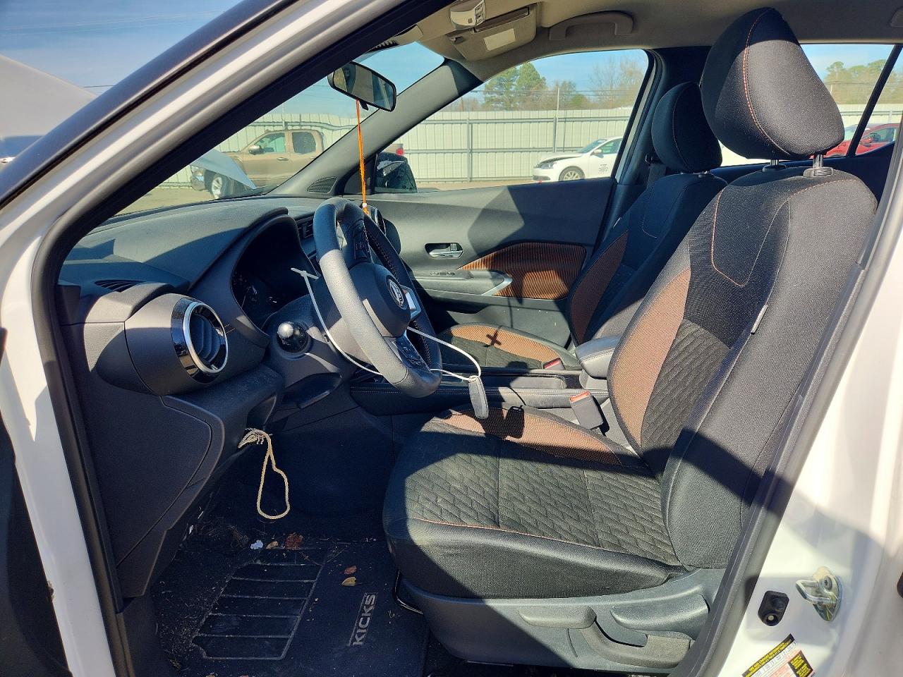 2023 NISSAN KICKS SR photo 7