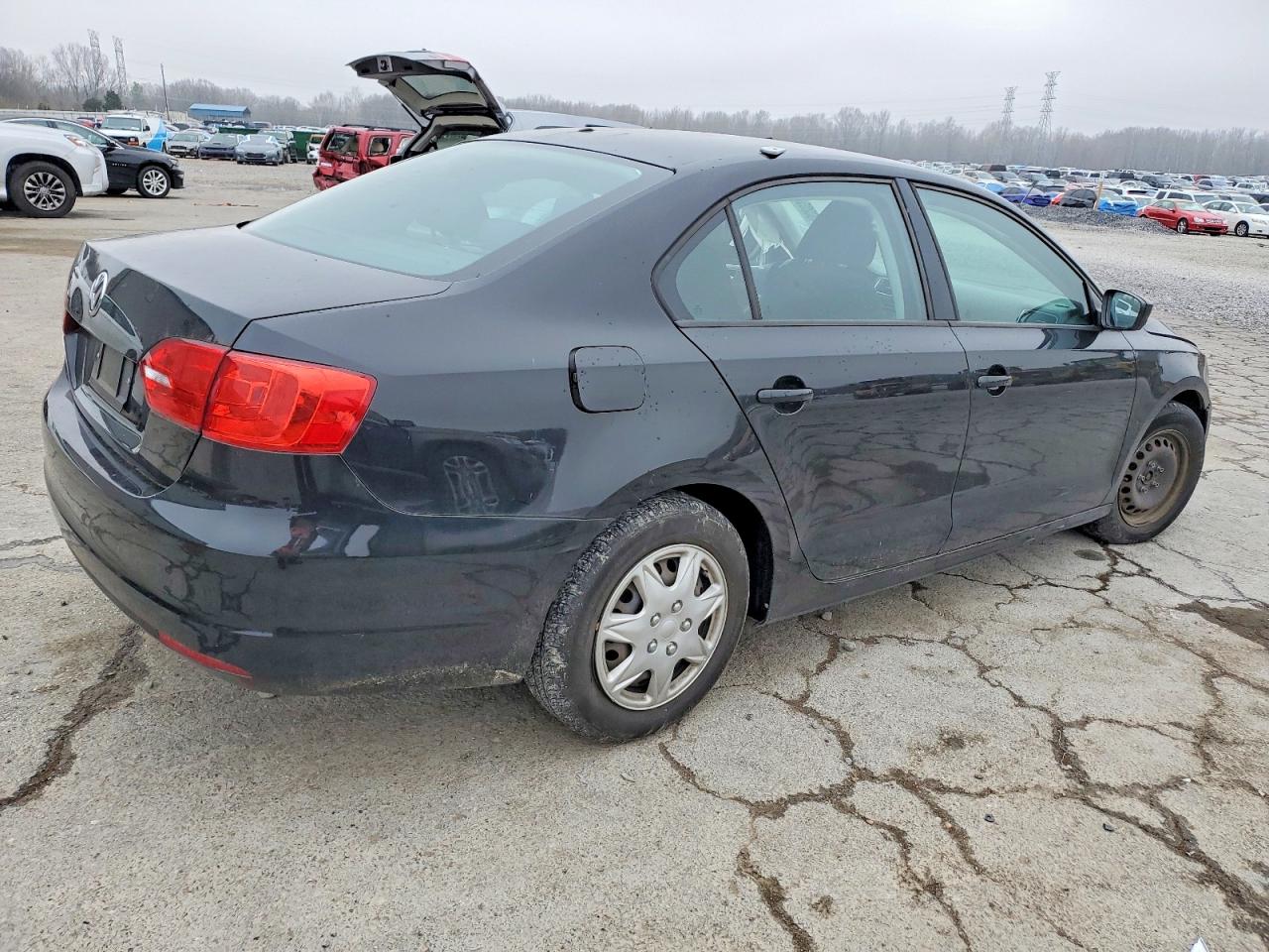 2013 VOLKSWAGEN JETTA BASE photo 3