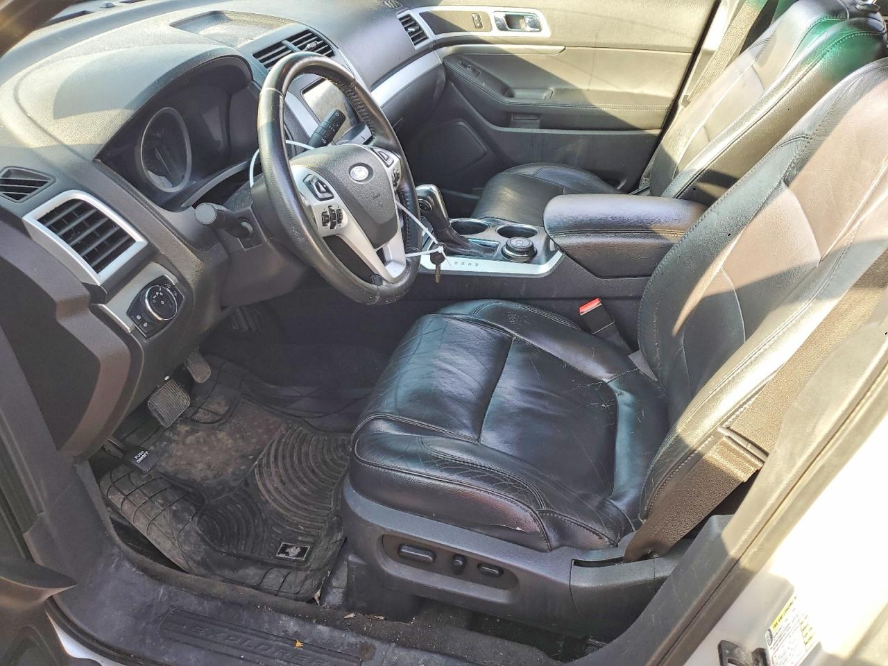 2011 FORD EXPLORER XLT photo 7
