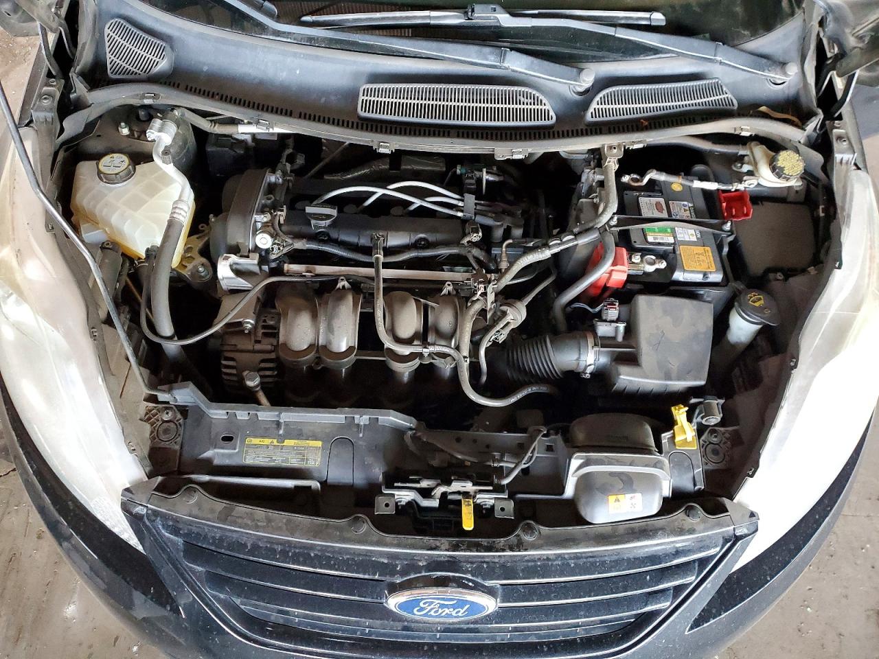 2011 FORD FIESTA S photo 11