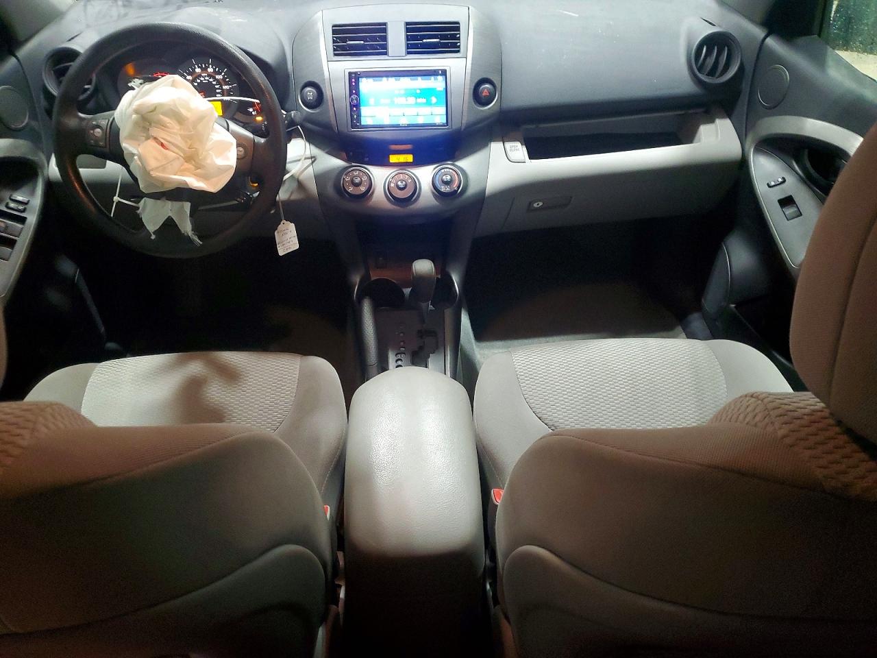 2011 TOYOTA RAV4 photo 8
