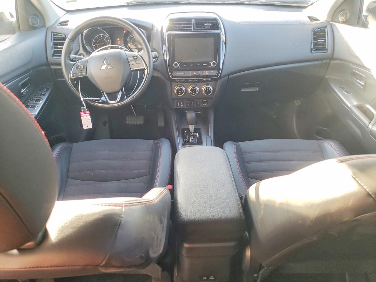 2024 MITSUBISHI OUTLANDER SPORT S/SE photo 8