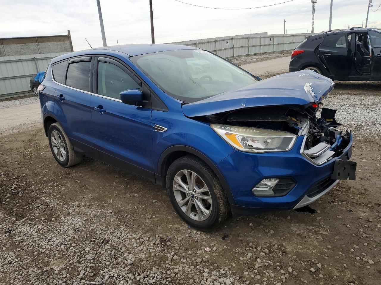 2017 FORD ESCAPE SE photo 4