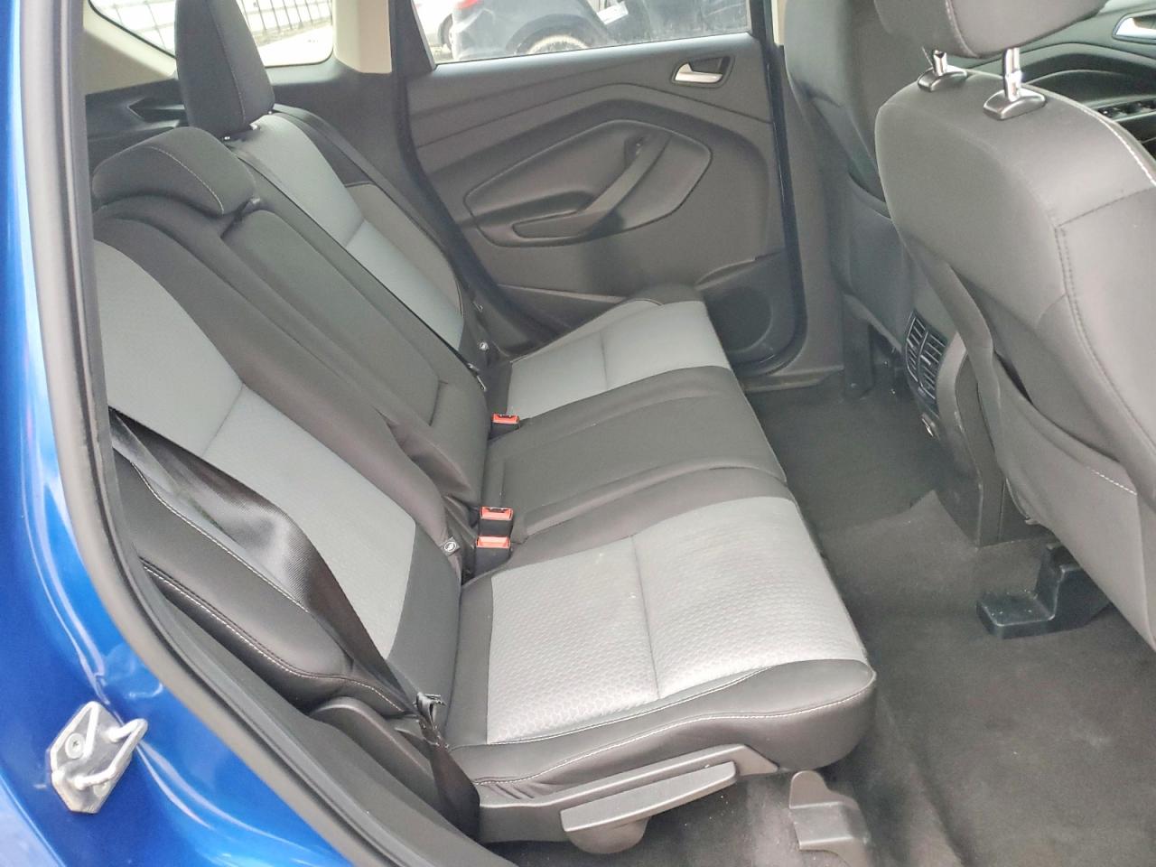 2017 FORD ESCAPE SE photo 11