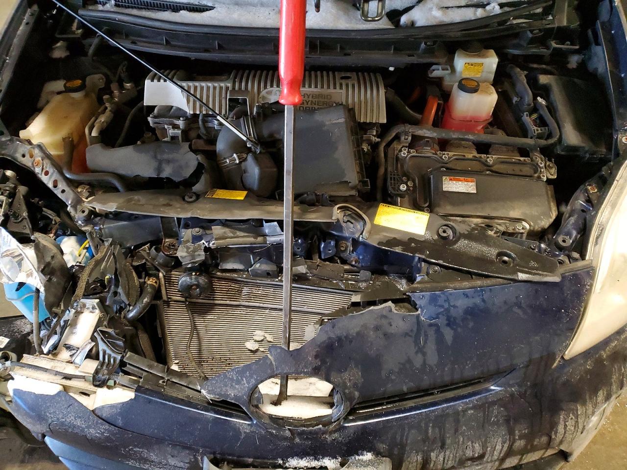 2013 TOYOTA PRIUS photo 31