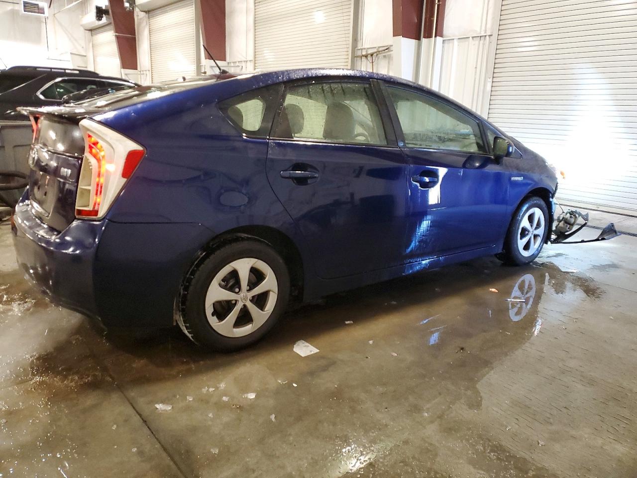 2013 TOYOTA PRIUS photo 7