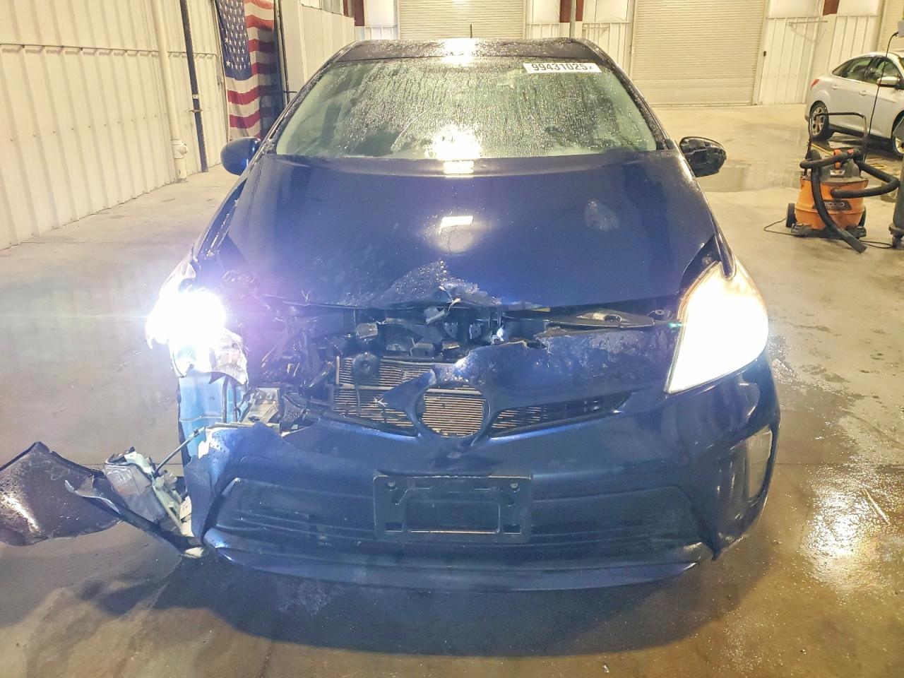 2013 TOYOTA PRIUS photo 13