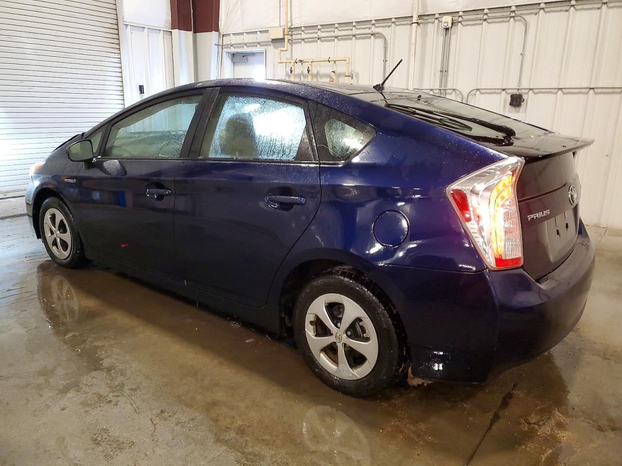 2013 TOYOTA PRIUS photo 4