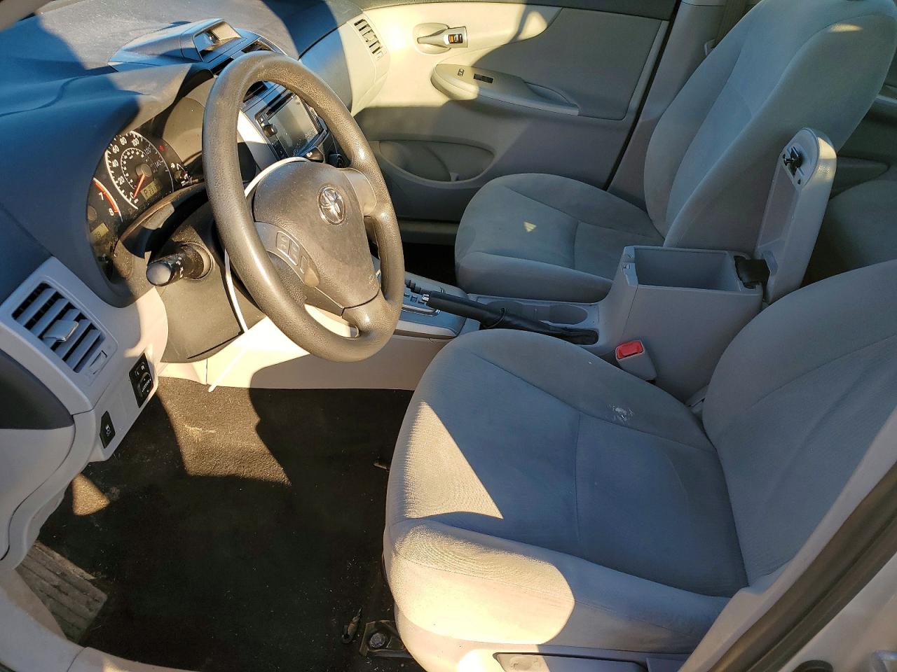 2013 TOYOTA COROLLA BASE photo 13