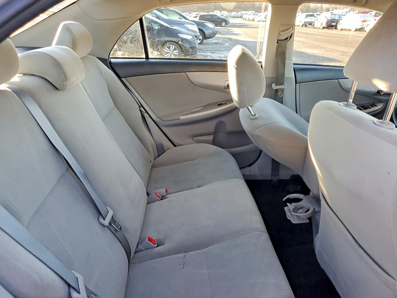 2013 TOYOTA COROLLA BASE photo 19