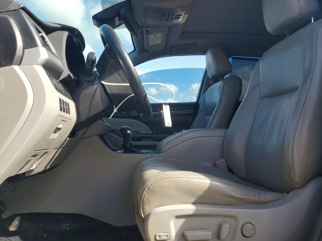 2018 TOYOTA HIGHLANDER LIMITED photo 13