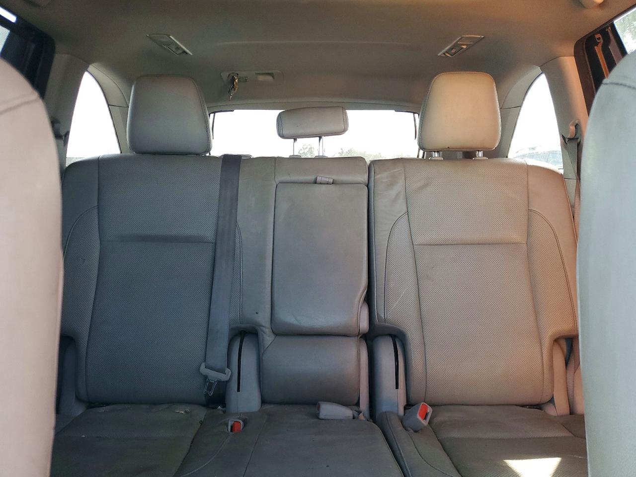 2018 TOYOTA HIGHLANDER LIMITED photo 19