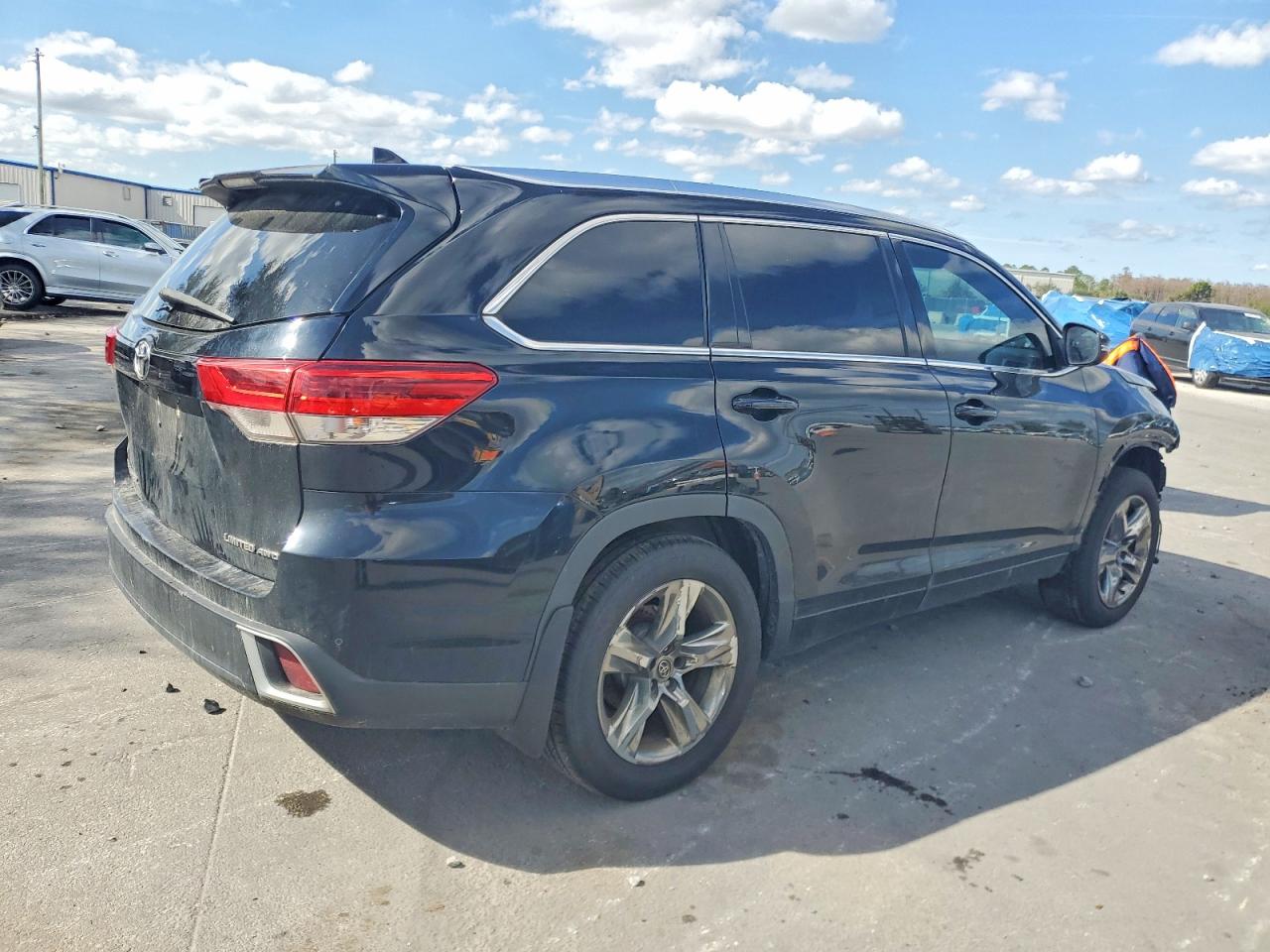 2018 TOYOTA HIGHLANDER LIMITED photo 5