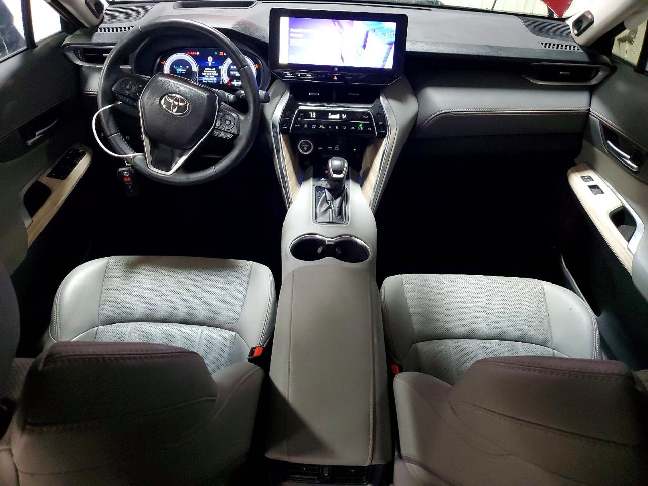 2024 TOYOTA VENZA LIMITED photo 8